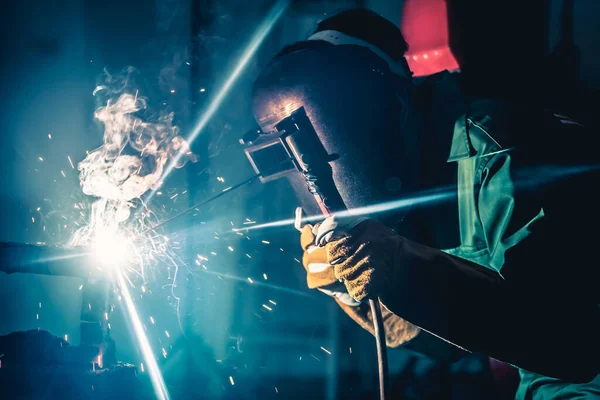 Metal Welding Steel Works Using Electric Arc Welding Machine Weld — Stock Photo, Image