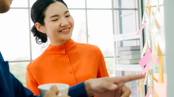 Zakenmensen Werken Aan Projectplanning Bestuur Kantoor Het Hebben Van Een — Stockfoto