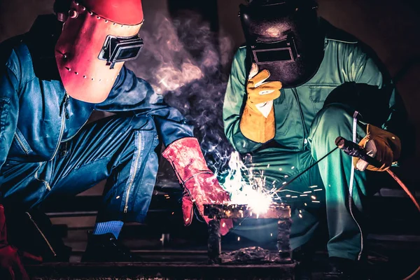 Las Obras Acero Soldadura Del Metal Usando Máquina Eléctrica Soldadura —  Fotos de Stock