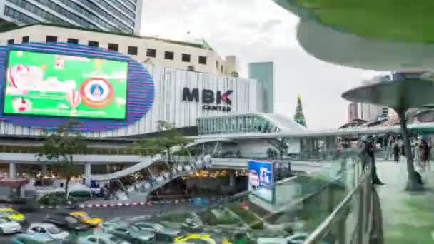 Bewegung verschwommen Hyperlapse der Menschen in Bangkok. — Stockvideo