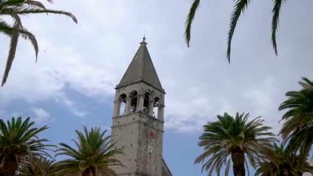 Εκκλησία Bell Tower της Παλιάς Πόλης Trogir στην Κροατία — Αρχείο Βίντεο
