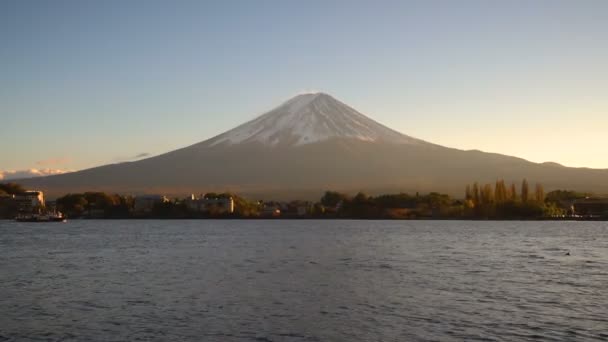 Mount Fuji pohled z jezera Kawaguchiko, Japonsko — Stock video