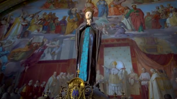 Статуя Марии в музеях Ватикана, Рим, Италия — стоковое видео