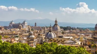 Roma 'nın Zaman Hızı Panoramik Görünümde Skyline