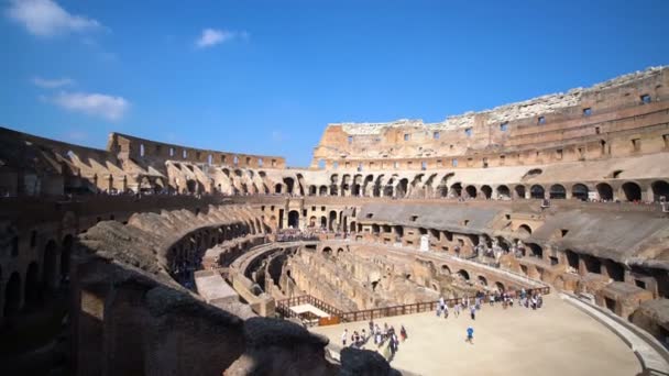 Tourist im Kolosseum Rom Italien — Stockvideo