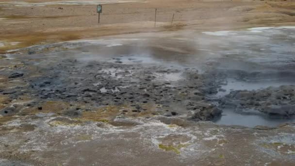 Krafla geothermie van Hverir, Namafjall in IJsland — Stockvideo