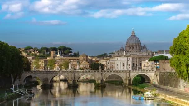 Tijdverloop van Rome Skyline met St Peter Basiliek — Stockvideo