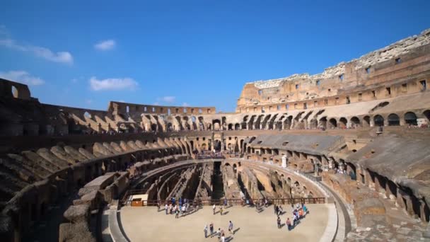 Турист в Риме Колизей Италия — стоковое видео