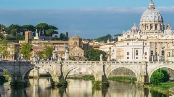 Tijdverloop van Rome Skyline met St Peter Basiliek — Stockvideo