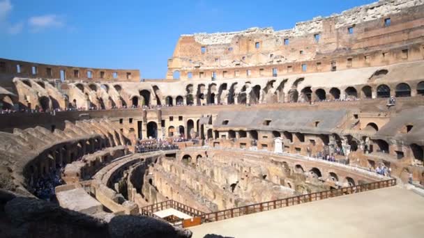 Turisztikai belül Róma Colosseum Olaszország — Stock videók