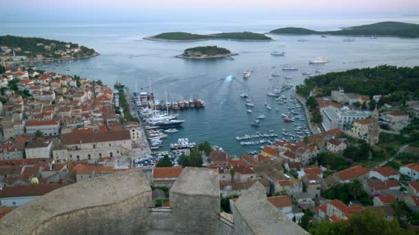 Panormaisch uitzicht op de stad Hvar op het eiland Hvar Kroatië — Stockvideo