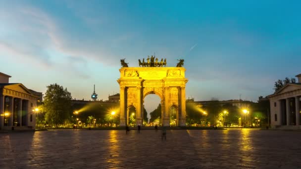 Az Arco della Pace időeltolódása Milánóban, Olaszországban — Stock videók