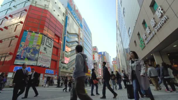 Mensen in Akihabara, Tokyo Japan. — Stockvideo