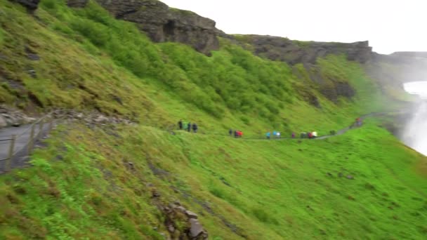 Tájkép Gullfoss vízesés Izlandon. — Stock videók