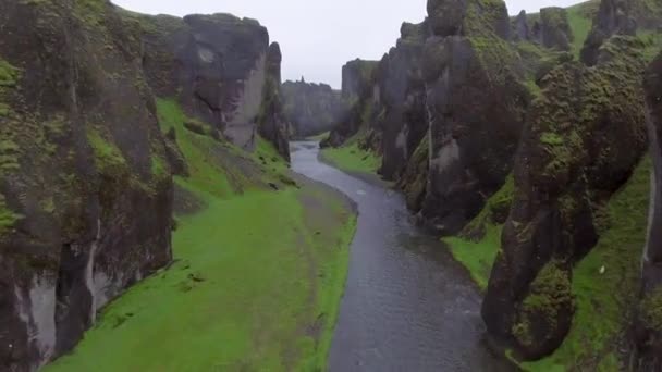 Paisagem única de Fjadrargljufur na Islândia . — Vídeo de Stock