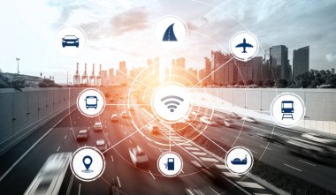 Gelecekteki araba trafiği için akıllı ulaşım teknolojisi kavramı. Sanal akıllı sistem, şehir sokaklarındaki araç verilerini birbirine bağlamak için dijital bilgi analizi yapıyor. Gelecekteki yenilik .