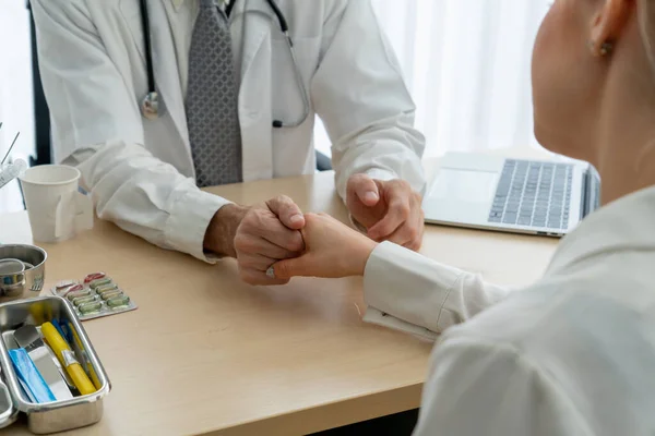 Doctor Professional Uniform Examining Patient Hospital Medical Clinic Health Care — Stock Photo, Image