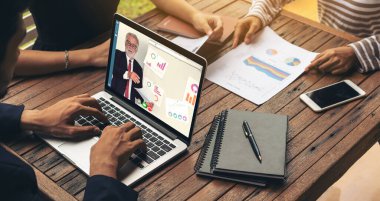 E-öğrenme ve Çevrimiçi İş Tanıtım Toplantısı Konsepti. İnsanların uzaktan öğrenebileceği dijital eğitim kursu..