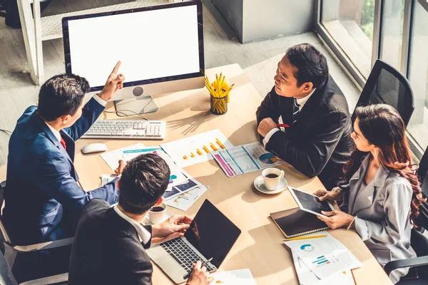 Inteligente Hombre Negocios Mujer Negocios Hablando Discusión Reunión Grupo Mesa — Foto de Stock