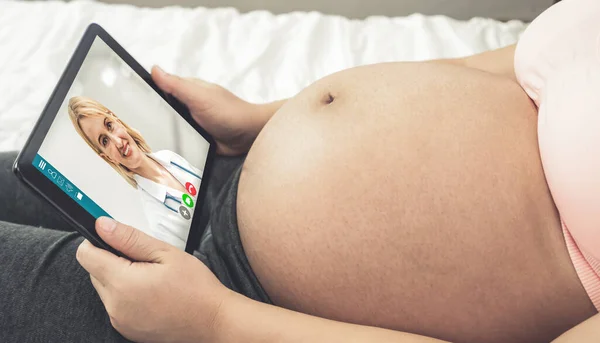Familie Und Schwangere Telefonieren Während Des Covid Coronavirus Ausbruchs Sicher — Stockfoto