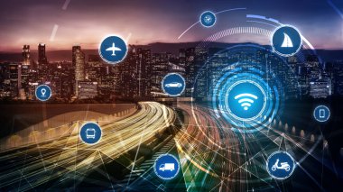 Gelecekteki araba trafiği için akıllı ulaşım teknolojisi kavramı. Sanal akıllı sistem, şehir sokaklarındaki araç verilerini birbirine bağlamak için dijital bilgi analizi yapıyor. Gelecekteki yenilik .