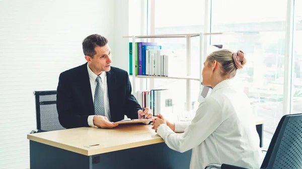 Buscador Empleo Entrevista Trabajo Reunión Con Gerente Entrevistador Oficina Corporativa — Foto de Stock