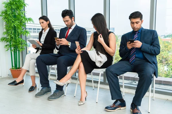 Arbeitssuchende Und Bewerber Warten Auf Bürostühlen Auf Ein Vorstellungsgespräch Qualifizierungskonzept — Stockfoto