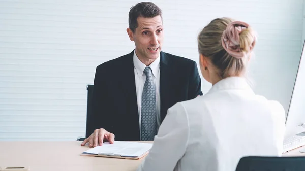 Buscador Empleo Entrevista Trabajo Reunión Con Gerente Entrevistador Oficina Corporativa — Foto de Stock