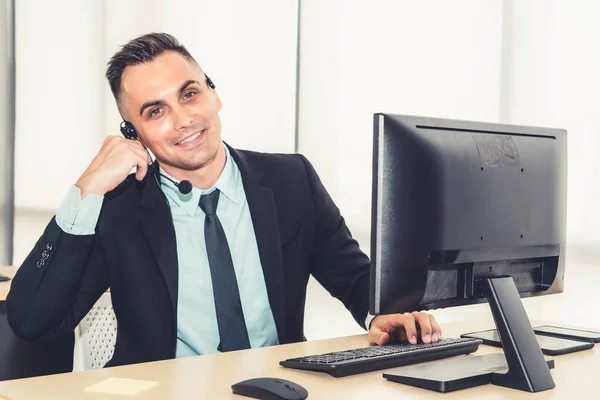 Zakenmensen Met Een Headset Die Kantoor Werken Klanten Collega Afstand — Stockfoto