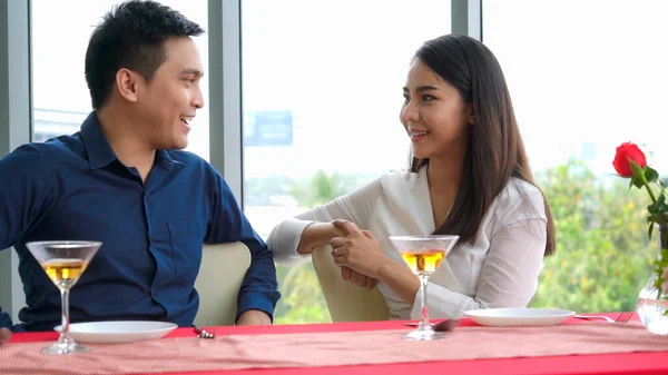 Happy Romantic Couple Eating Lunch Restaurant Couple Anniversary Celebration Lifestyle — Stock Photo, Image