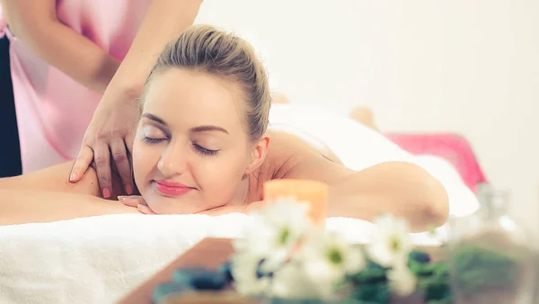 Relaxed Woman Getting Back Massage Luxury Spa Professional Massage Therapist — Stock Photo, Image