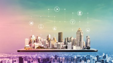 Modern yaratıcı iletişim ve internet ağı akıllı şehirde birleşir. 5G kablosuz dijital bağlantı ve gelecekteki şeylerin interneti kavramı.