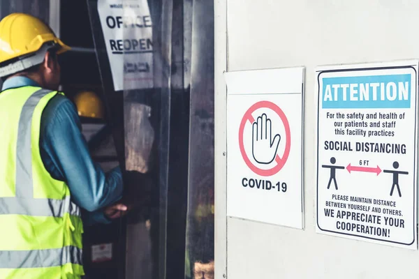 Óvatosságra Intik Ipari Munkásokat Hogy Megakadályozzák Covid Coronavirus Terjedését Járványkitörés — Stock Fotó