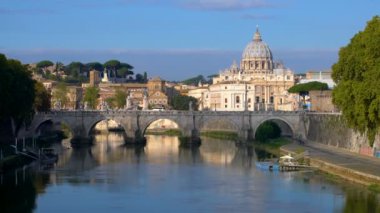 Vatikan Aziz Peter Bazilikası ile Roma Skyline