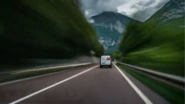 Dolomite 'de Zaman Süratli Sürücü POV İtalya Otoyolu