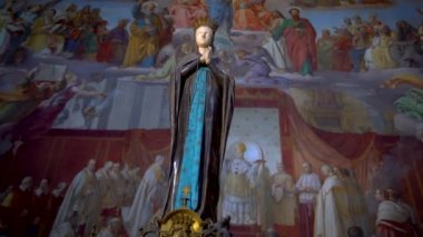 Vatikan Müzelerindeki Meryem Anıtı, Roma, İtalya