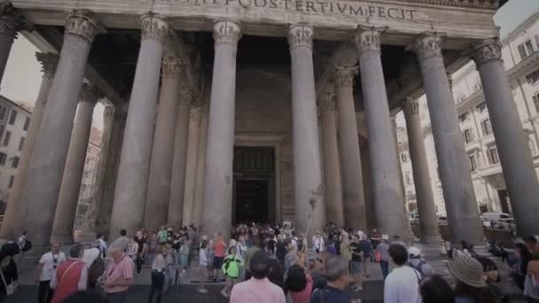 Toeristen bezoeken Pantheon in Rome, Italië — Stockvideo