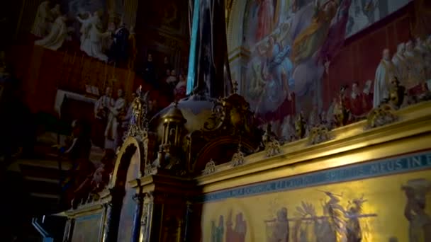 Статуя Марии в музеях Ватикана, Рим, Италия — стоковое видео