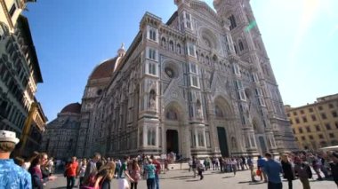Floransa, İtalya 'daki Floransa katedralindeki insanlar