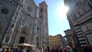 Floransa, İtalya 'daki Floransa katedralindeki insanlar