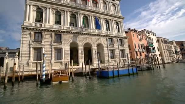 Stabiliserat skott av Venedigs Canal Grande i Italien — Stockvideo