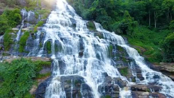 Luchtfoto van Maeya Waterval, Thailand — Stockvideo