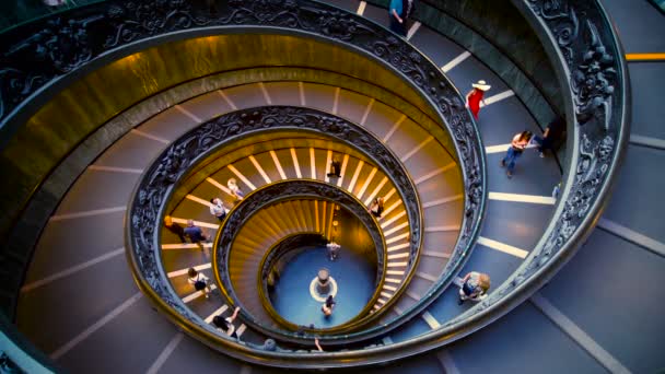 Escadaria nos Museus do Vaticano, Vaticano, Roma, Itália — Vídeo de Stock