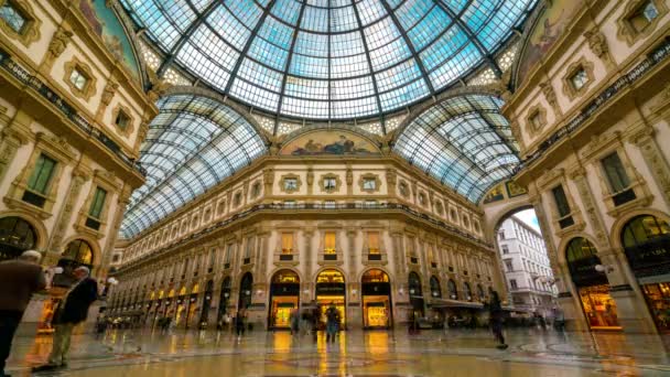 Галерея Вітторіо Емануеле II у Мілані. — стокове відео