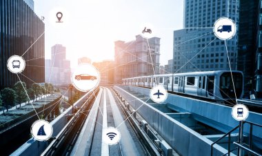 Gelecekteki araba trafiği için akıllı ulaşım teknolojisi kavramı. Sanal akıllı sistem, şehir sokaklarındaki araç verilerini birbirine bağlamak için dijital bilgi analizi yapıyor. Gelecekteki yenilik .