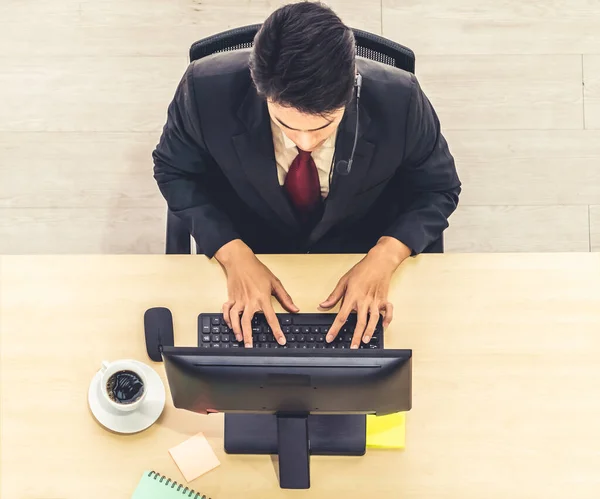 Business People Wearing Headset Top View Office Working Computer Support — Stock Photo, Image