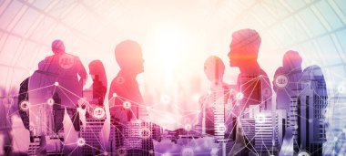 İş ortaklığı anlaşmasının başarısını gösteren birçok iş adamının şehir merkezindeki grup toplantısının yaratıcı görüntüsü. Takım çalışması, güven ve anlaşma kavramı.