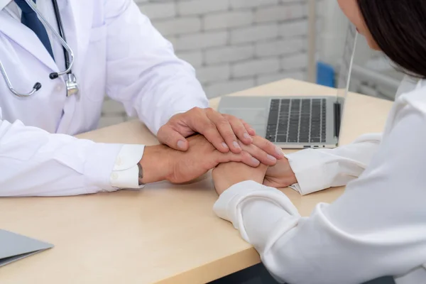 Medico Uniforme Professionale Che Esamina Paziente Ospedale Clinica Medica Concetto — Foto Stock