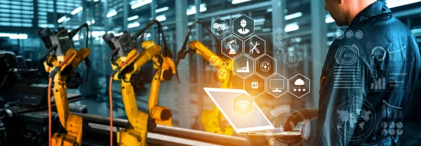 Intelligente Industrieroboterarme Für Die Digitale Fabrikproduktionstechnologie Die Den Automatisierten Fertigungsprozess — Stockfoto