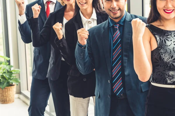 Succesvolle Zakenmensen Die Samen Sterk Verbonden Zijn Met Arbeidersgemeenschap Een — Stockfoto